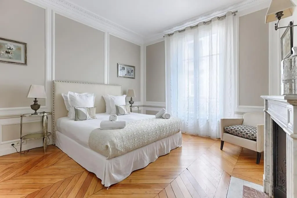 Invalides Pont Alexandre Iii Luxury 2br * Párizs